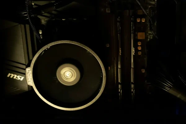 Jak skutecznie wyciszyć komputer?